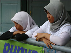 Indonesian women in jilbabs