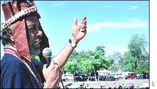 Xanana Gusmao addresses refugees in Atambua