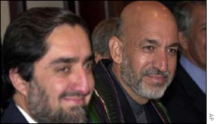 Dr Abdullah Abdullah (l) and Hamid Karzai (middle)