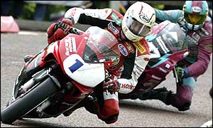 John McGuinness leads Ryan Farquhar