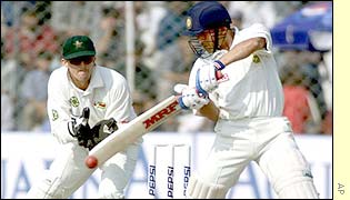 Gilchrist leads Tendulkar by 29 points