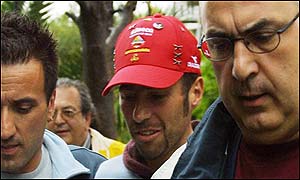 Gilberto Simoni (centre)