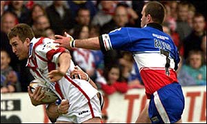 Saints' Martin Gleeson leaves Widnes' Barry Eaton 