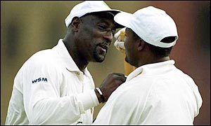 Richards chats to Brian Lara during a charity game