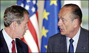 Bush (l) and Chirac at a news conference