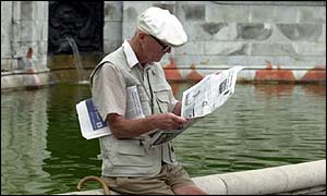Man outside Buckingham Palace