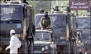 Indian military convoy in Kashmir