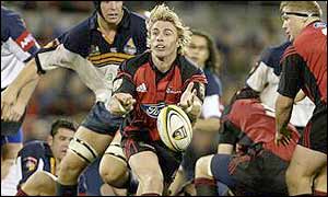 Justin Marshall clears from a ruck in the Super 12 final