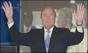 Sepp Blatter acknowledges the support of Fifa delegates