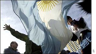 Protestors with Argentine flag