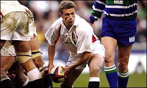 Nick Duncombe gets the ball away during England's Six Nations match against Ireland