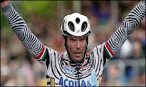 Mario Cipollini claimed his fifth stage win of this year's Giro