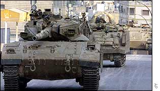 Israeli tanks in Nablus