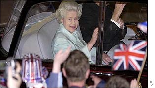 The Queen waving to the crowd