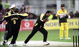Pakistan captain Waqar Younis