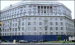 MI5 headquarters are in London