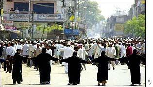 Muslim women try to stop Hyderabad protest in March