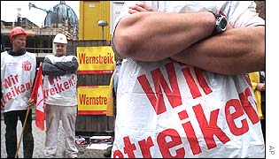 Construction workers strike in Berlin
