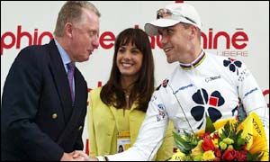 International Cycling Union president Heins Verbrughen congratulates Bradley McGee.