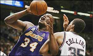 La Lakers Shaquille O'Neal in action
