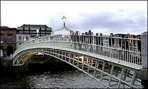 Hapenny Bridge, Dublin