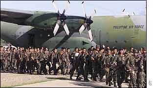 Philippines troops arrive in Zamboanga, southern Philippines