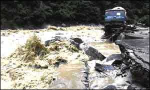 Floods in southern Shaanxi province, north-western China (courtesy of cctv.com)