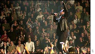 U2 during Elevation tour
