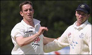 James Kirtley congratulated by Richard Montgomerie