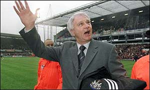 Bobby Robson waves to the Ipswich fans before Town's game with Newcastle