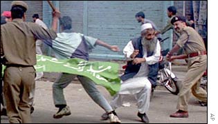 Indian police break up anti-election rally in Kashmir