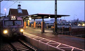 Train at small station, from Banverket website