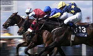 Royal Rebel (left) just edges home in the 2002 Gold Cup at Royal Ascot