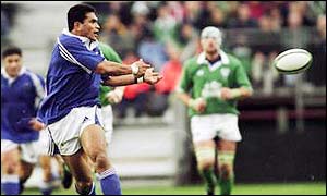 Samoan captain Semo Sititi in action