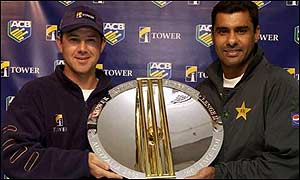 Ricky Ponting and Pakistan skipper Waqar Younis