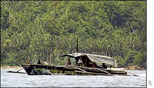 Philippine special forces boat searching for Abu Sabaya's body