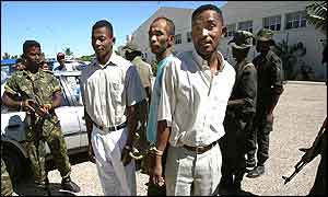 Pro-Ravalomanana soldiers arrest pro-Ratsiraka militias 