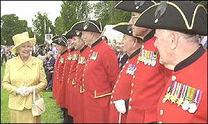 The Queen and Chelsea Pensioners