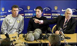 O'Leary with Robbie Fowler and Peter Ridsdale