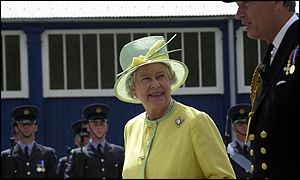 The Queen with Chief of Defence Staff, Admiral Sir Michael Boyce