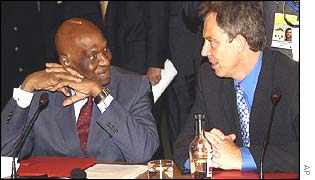 Tony Blair with Senegalese President Abdoulaye Wade 