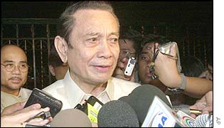 Philippines Vice-President Teofisto Guingona speaking to reporters