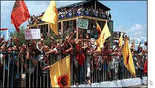 Crowd greets Leka Zog