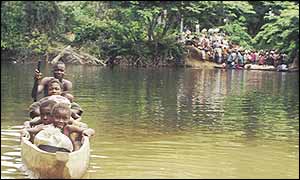 People fleeing fighting around Tubmanburg