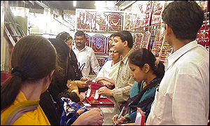 People selling off their old jewellery in exchange for new at a jeweller's in Zaveri Bazaar