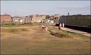 The tee in golf's most famous hole - the 17th at St Andrews
