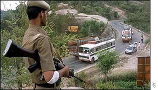 Indian soldier stands guard in Kashmir