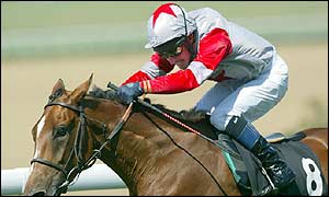 Mick Kinane and Jardines Lookout on their way to the finishing post