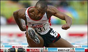 Colin Jackson on his way to gold in Munich