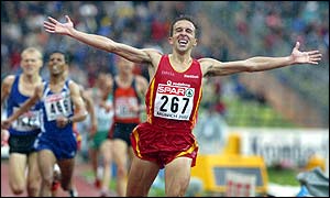 Alberto Garcia celebrates victory in the men's 5000m in Munich